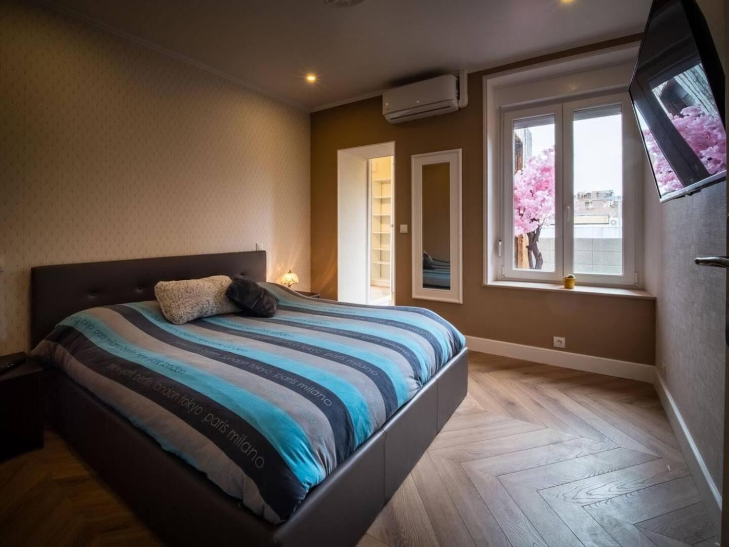 Duplex Jeanne D'Arc Billard Baby Logements Insolites Nancy Luaran gambar